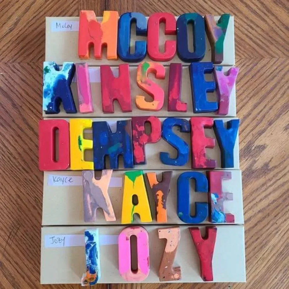Custom name crayons